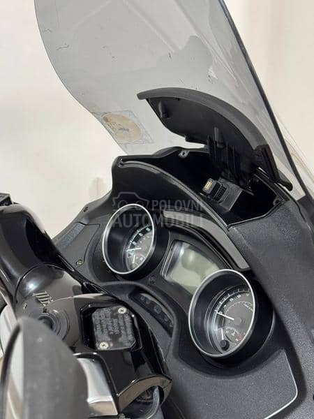 Piaggio mp3 sport B kategorija