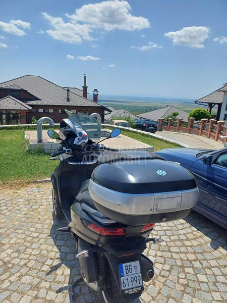 Piaggio mp3 sport B kategorija