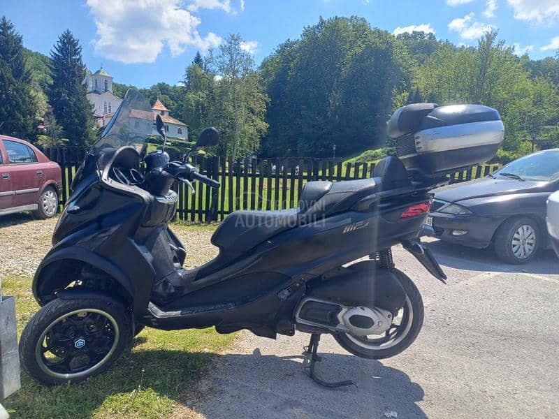 Piaggio mp3 sport B kategorija