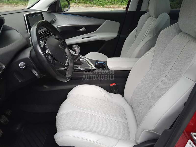 Peugeot 3008 ULTIMATE RED-WHITE