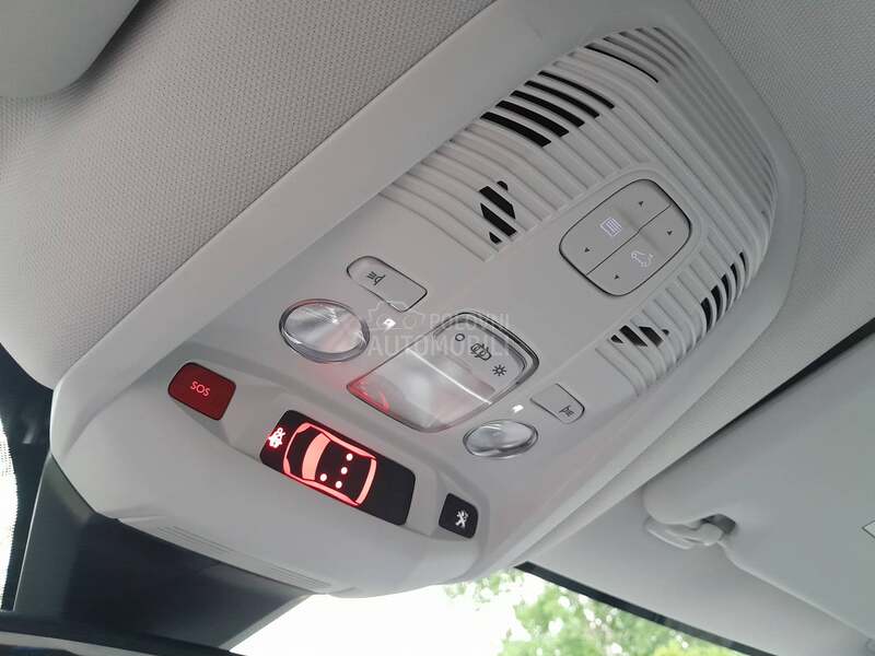 Peugeot 3008 ULTIMATE RED-WHITE