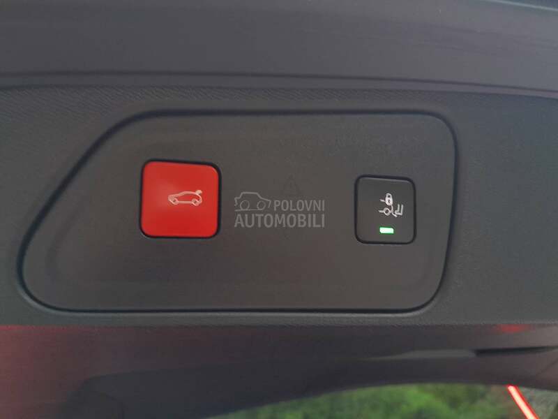 Peugeot 3008 ULTIMATE RED-WHITE