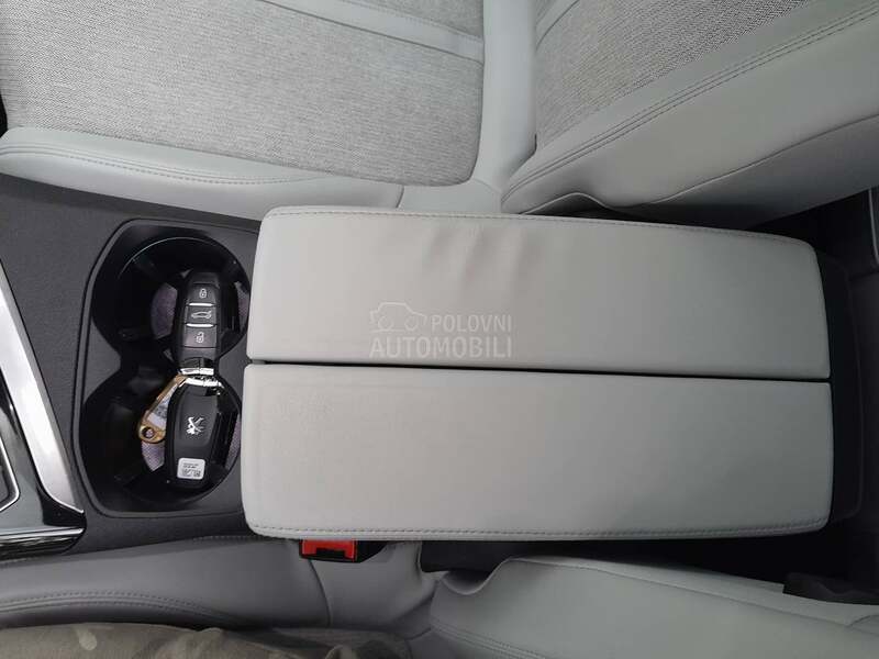 Peugeot 3008 ULTIMATE RED-WHITE