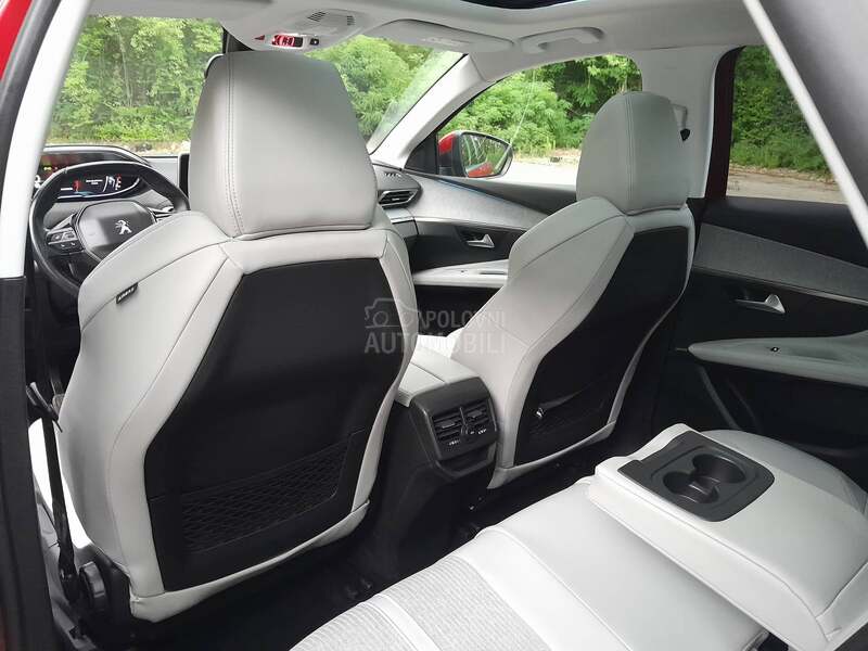 Peugeot 3008 ULTIMATE RED-WHITE