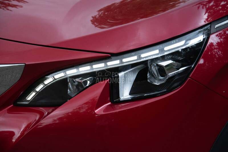 Peugeot 3008 ULTIMATE RED-WHITE