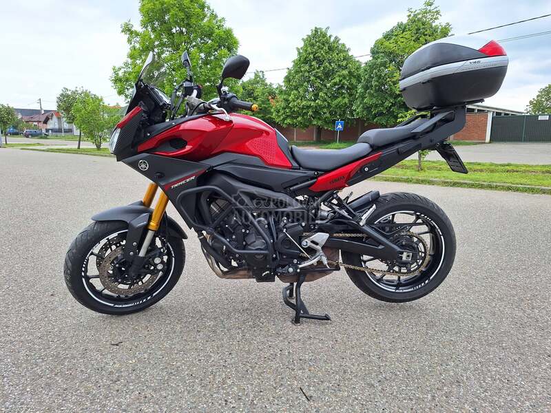 Yamaha tracer 900