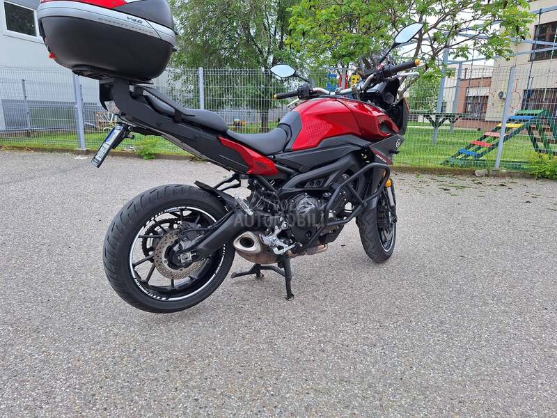 Yamaha tracer 900