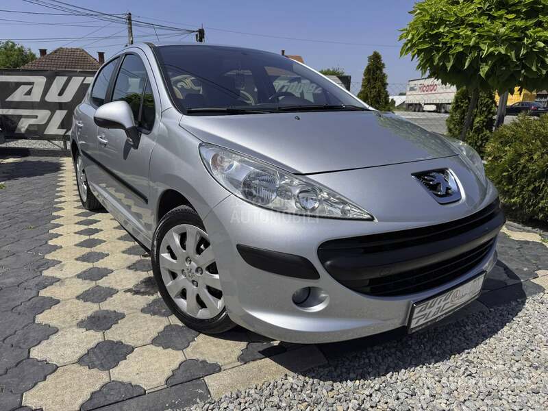 Peugeot 207 1.6-16V XT