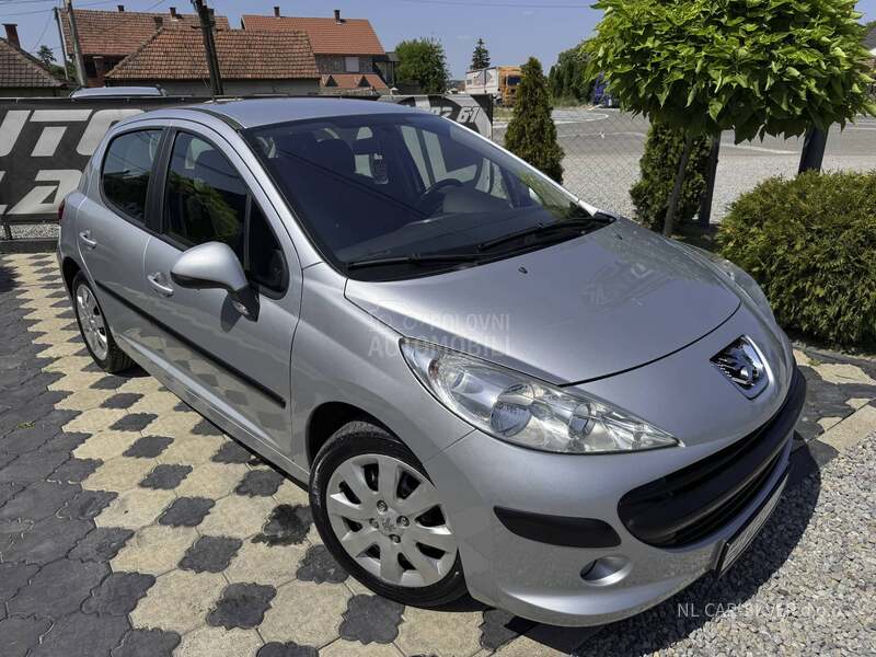 Peugeot 207 1.6-16V XT