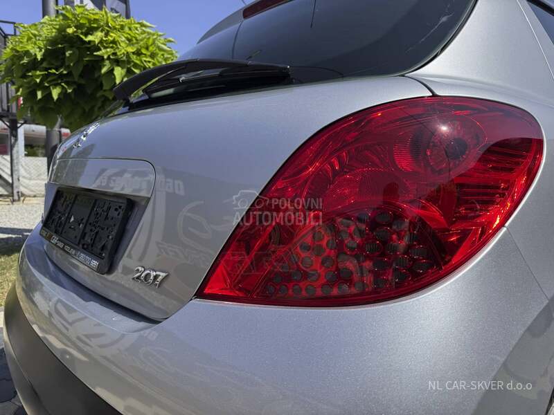 Peugeot 207 1.6-16V XT