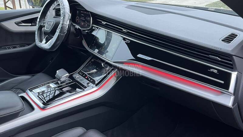Audi Q8 3.0d S-LINE/MATRIX