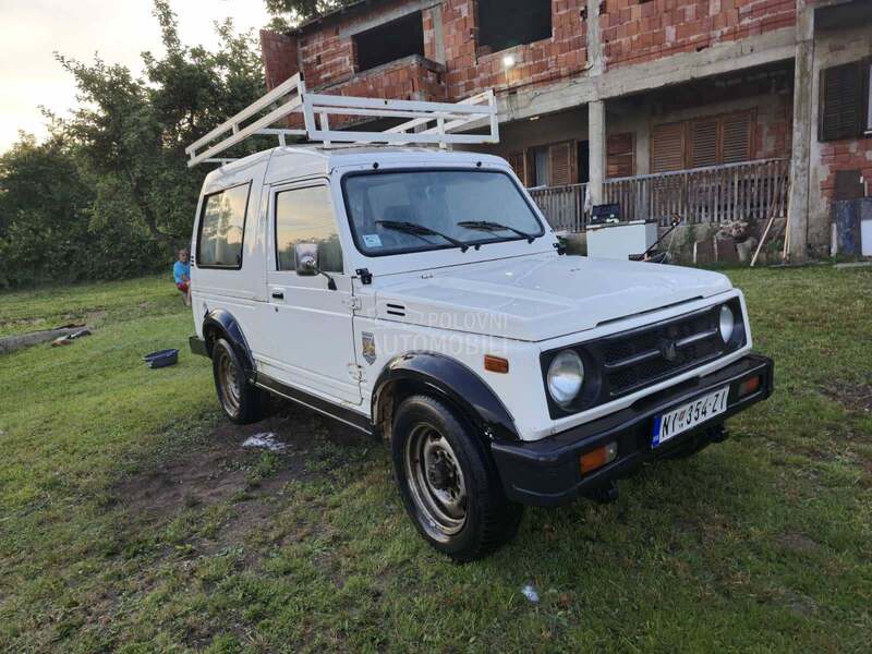 Suzuki SJ Samurai 