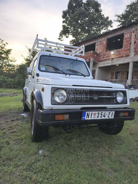 Suzuki SJ Samurai 