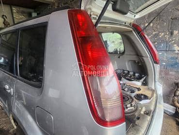 stop svetla za Nissan X-Trail od 2001. do 2007. god.