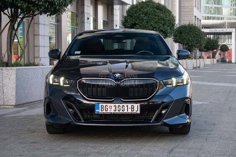 BMW 520 D PANO/ICONIC GLOW