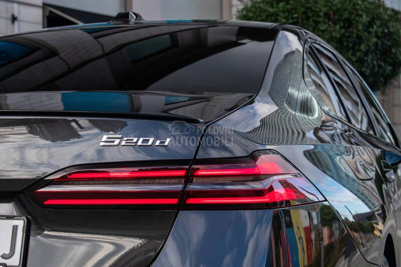 BMW 520 D PANO/ICONIC GLOW