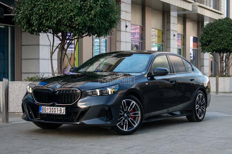 BMW 520 D PANO/ICONIC GLOW