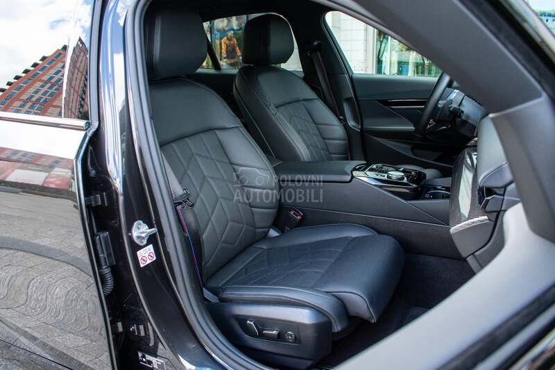 BMW 520 D PANO/ICONIC GLOW