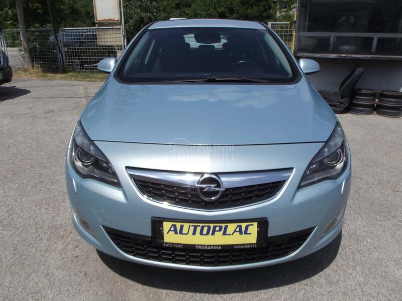 Opel Astra J 1.4 B XE.NON NOV
