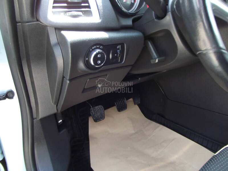 Opel Astra J 1.4 B XE.NON NOV