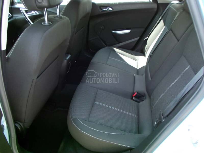 Opel Astra J 1.4 B XE.NON NOV
