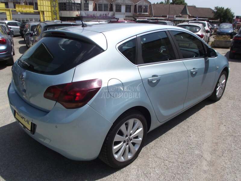 Opel Astra J 1.4 B XE.NON NOV