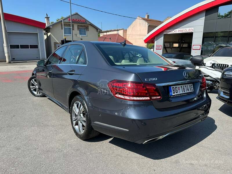 Mercedes Benz E 200 