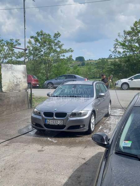 BMW 320 