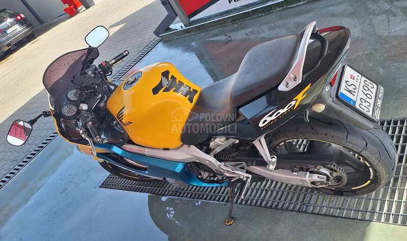 Honda CBR F4