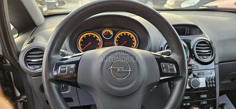 Opel Corsa D 1.2 B