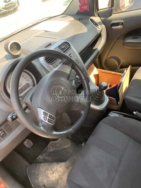 Opel Agila 1.2 b e n z