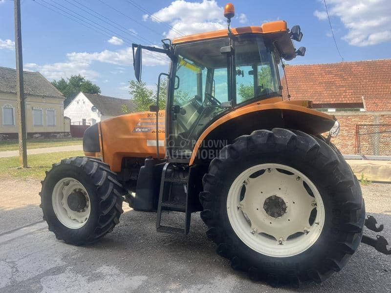 Renault Ares 640
