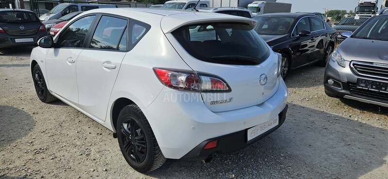 Mazda 3 1.6 B