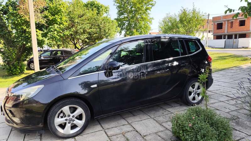 Opel Zafira 
