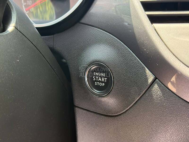 Opel Crossland X  1.2 TURBO INNOVATION