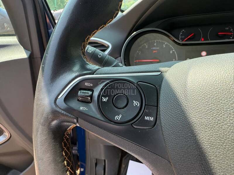 Opel Crossland X  1.2 TURBO INNOVATION