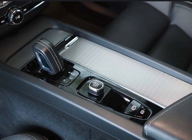 Volvo XC60 B5/ R design/4x4