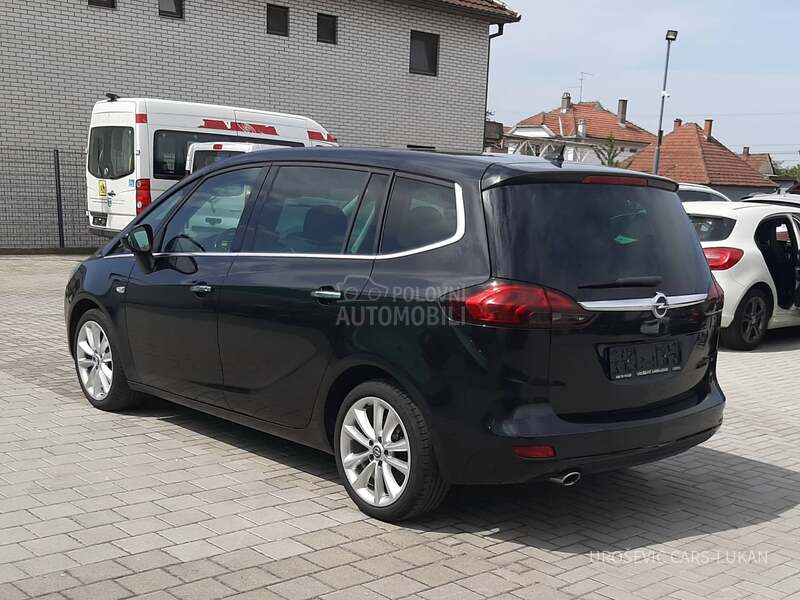 Opel Zafira 7 MESTA 2.0DTH CH