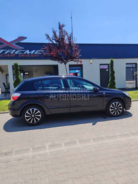 Opel Astra H 1.6
