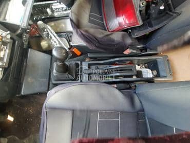 151 centralna konzola za Toyota Carina od 1984. do 1988. god.