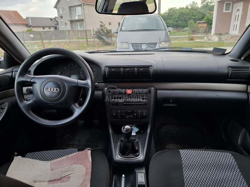Audi A4 R.e.g   g.o.d