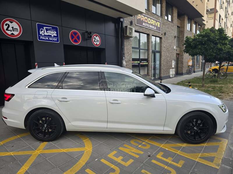 Audi A4 VIRTUAL S TRONIC