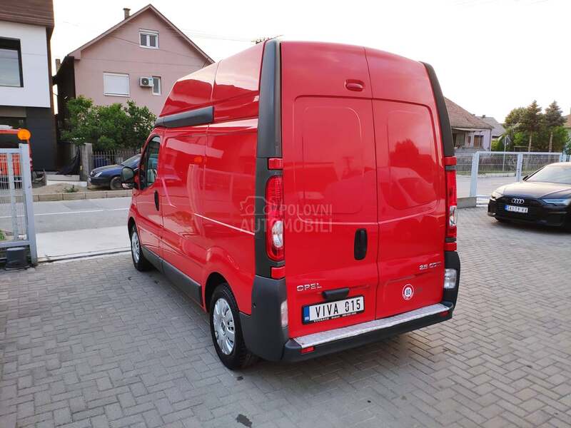 Opel Vivaro 145 KS KLIMA