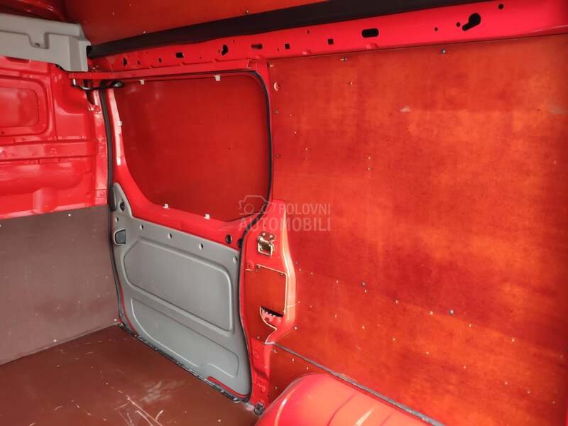 Opel Vivaro 145 KS KLIMA