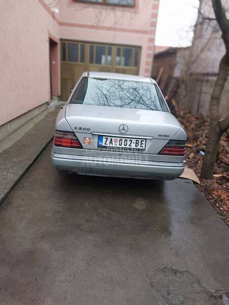 Mercedes Benz E 200 124
