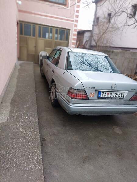 Mercedes Benz E 200 124