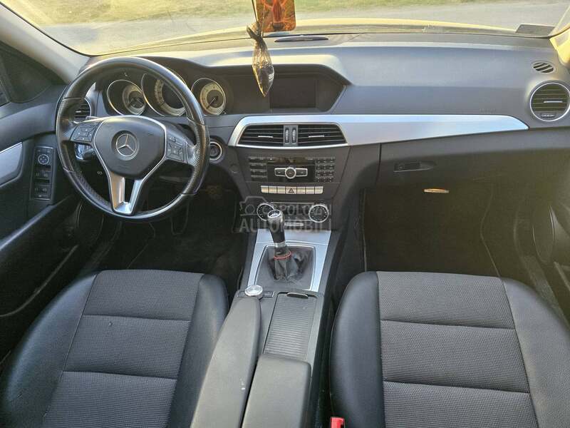 Mercedes Benz C 180 AVANTGARDE