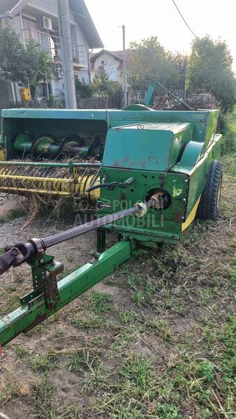 John Deere Presa 456