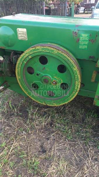 John Deere Presa 456