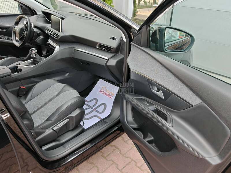 Peugeot 3008 2.0 HDI / ALLURE